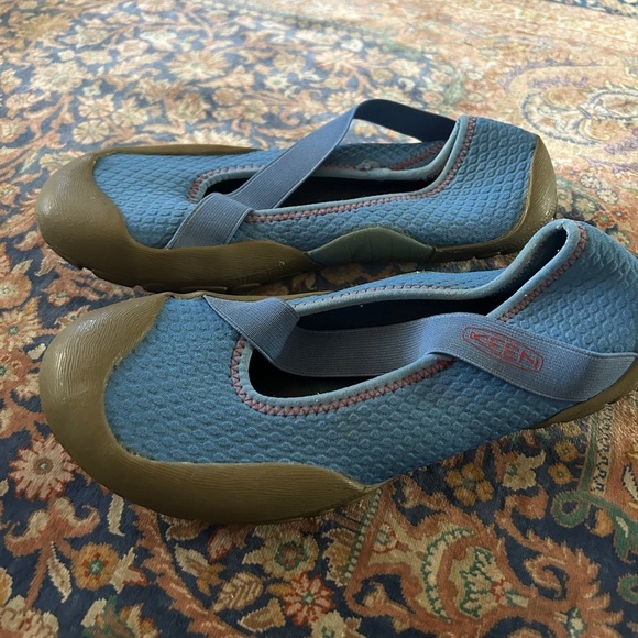 GUC Keen water shoes. Blue. Rubber soles. Size 9. Lots of wear left. - Picture 3 of 10
